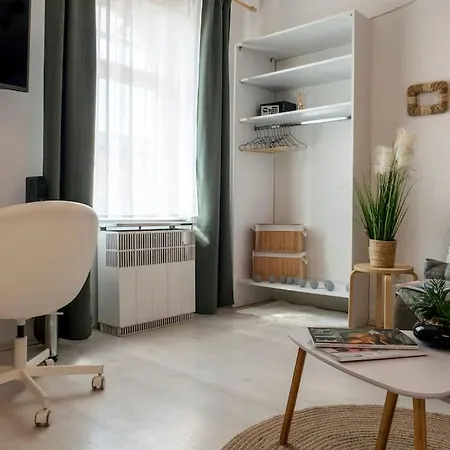 Edna With Balcony Apartament Budapesta