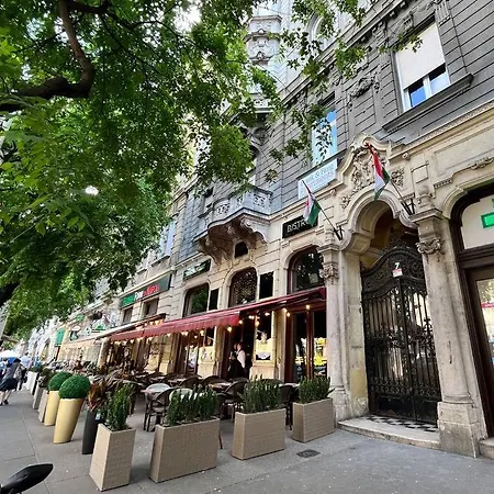Edna With Balcony Budapesta